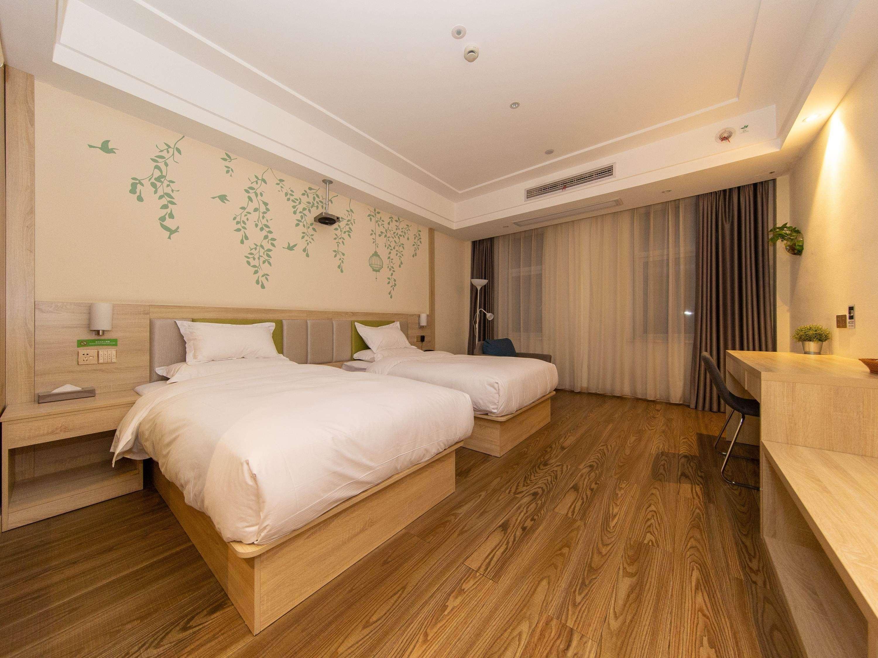 Отель Ibis Styles Nantong Development Zone Shimao Plaza Экстерьер фото