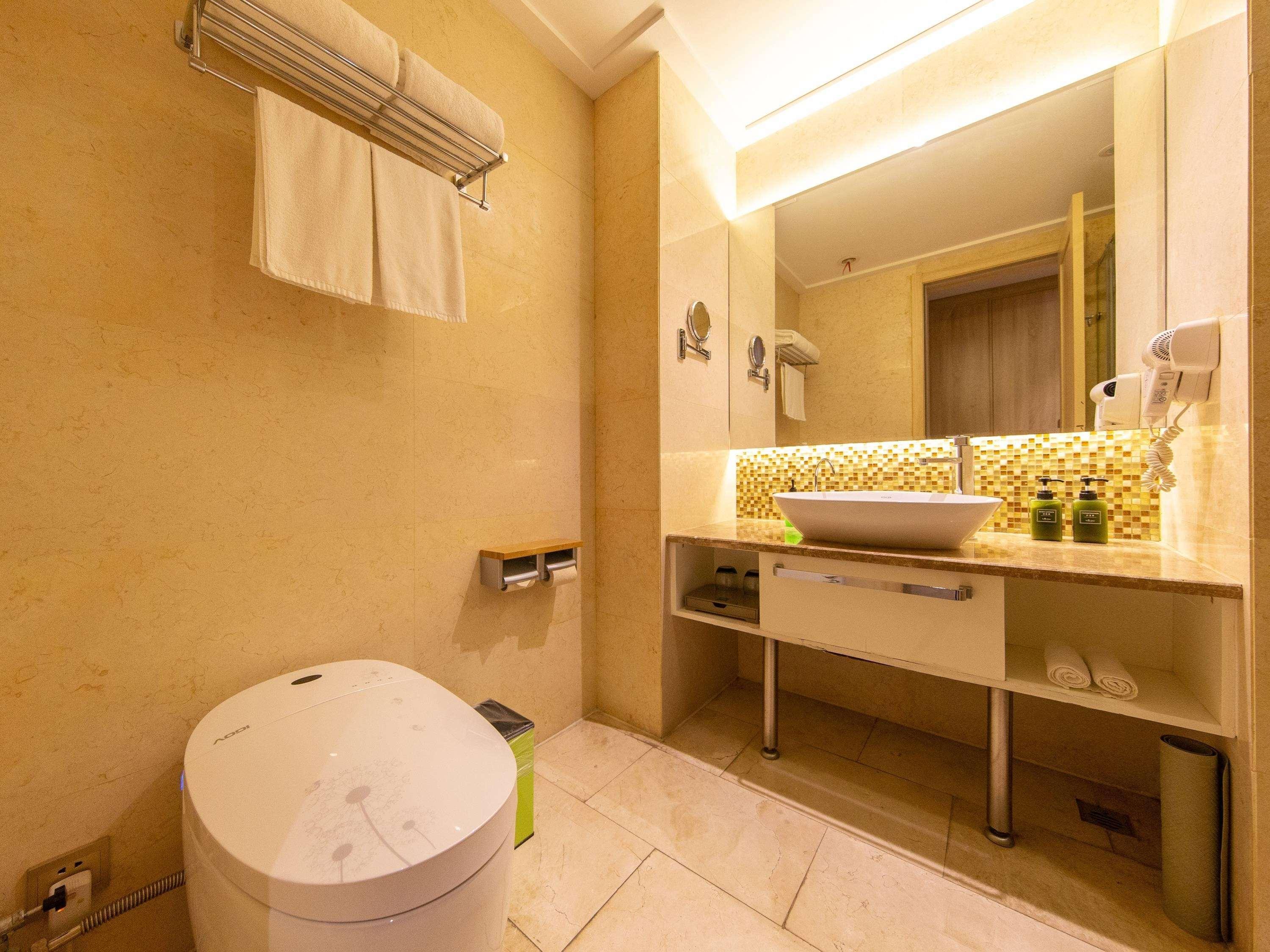 Отель Ibis Styles Nantong Development Zone Shimao Plaza Экстерьер фото