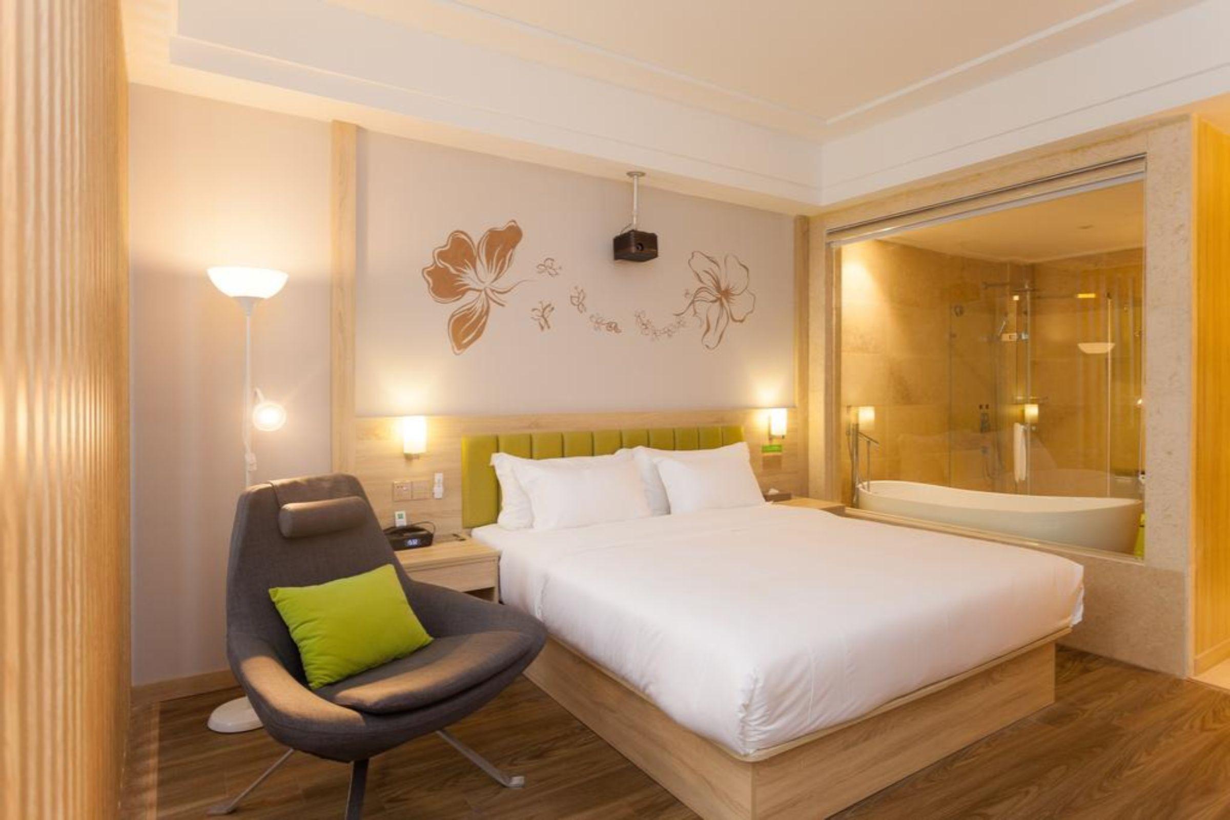 Отель Ibis Styles Nantong Development Zone Shimao Plaza Экстерьер фото
