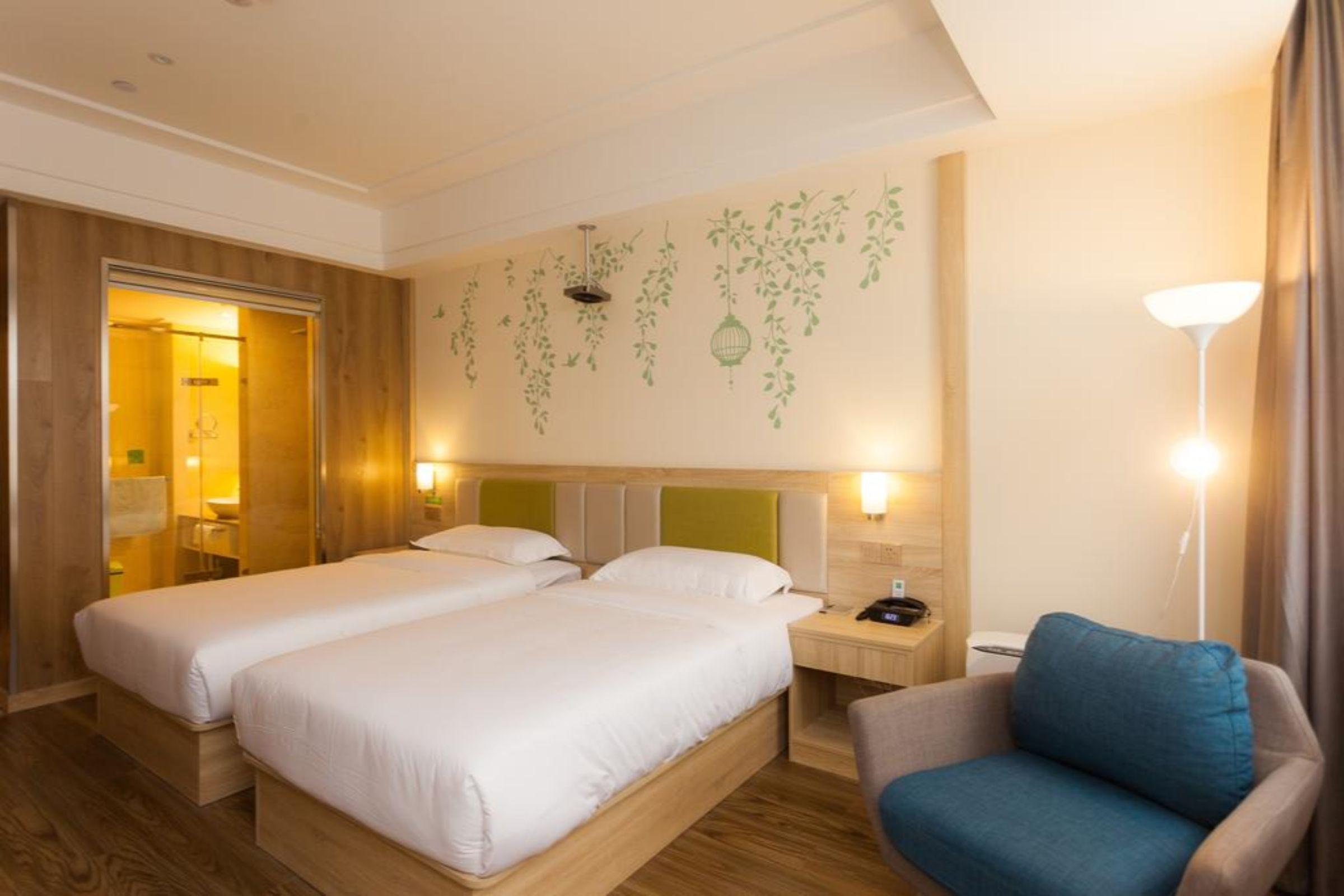 Отель Ibis Styles Nantong Development Zone Shimao Plaza Экстерьер фото