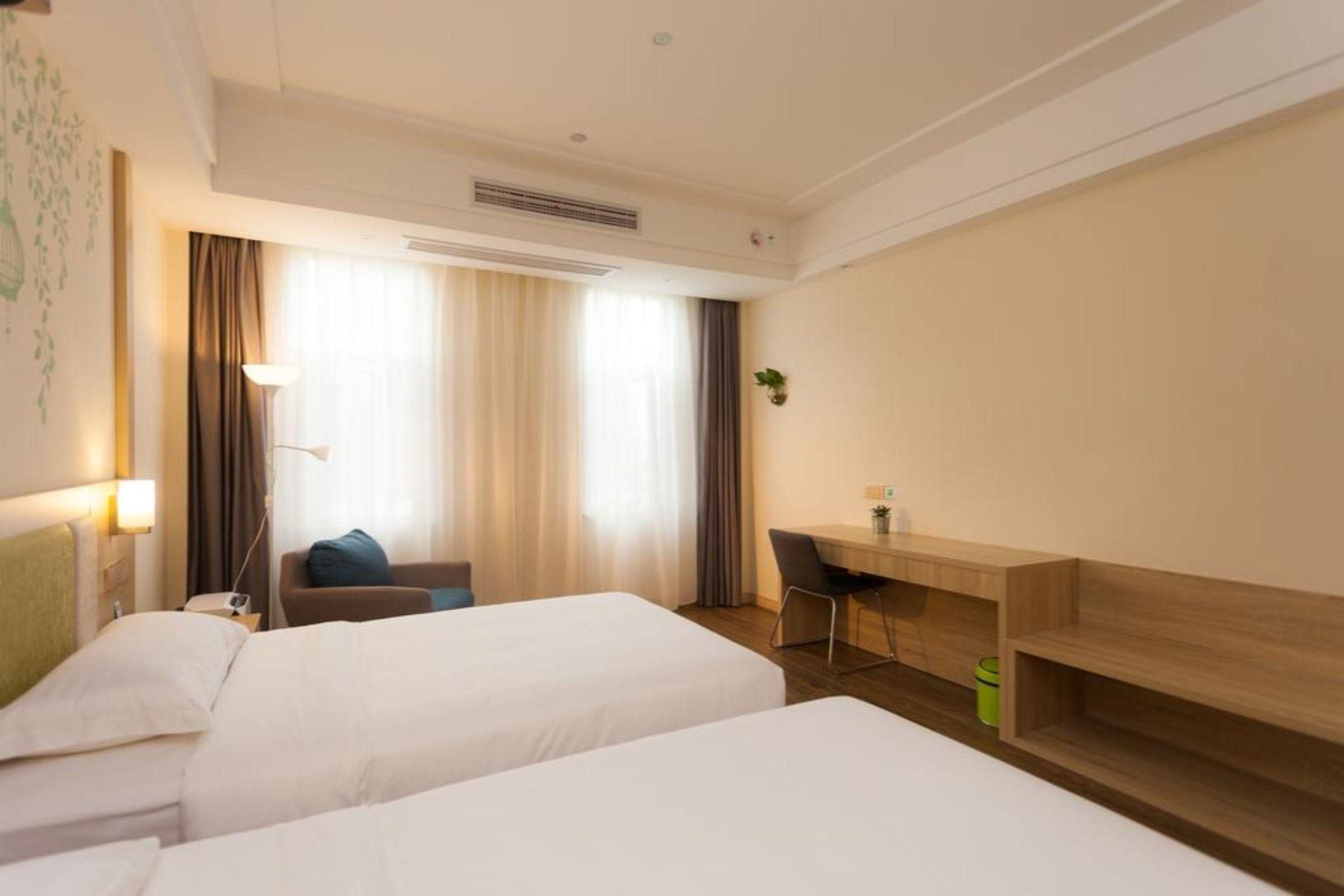 Отель Ibis Styles Nantong Development Zone Shimao Plaza Экстерьер фото