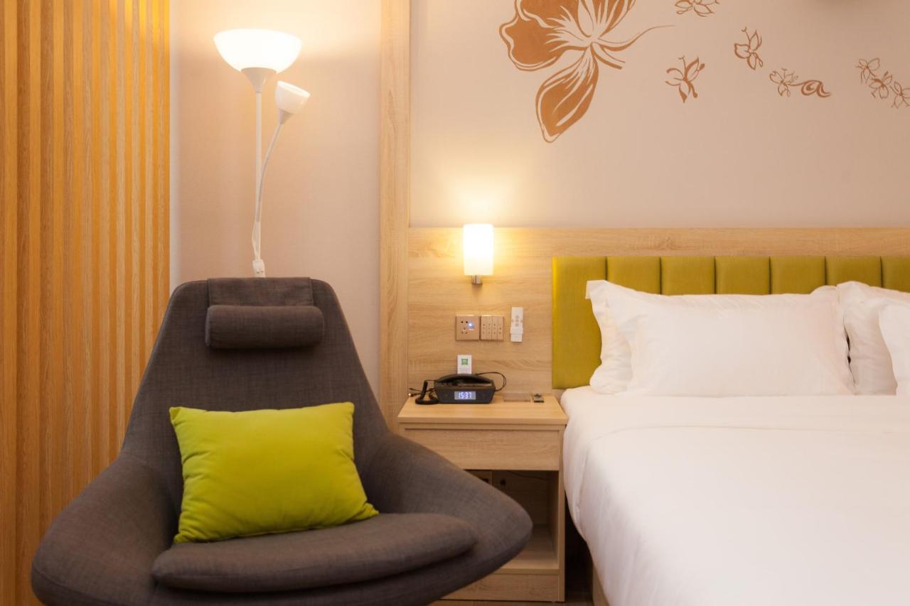Отель Ibis Styles Nantong Development Zone Shimao Plaza Экстерьер фото
