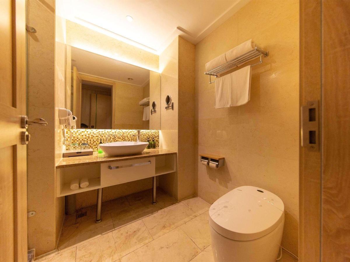 Отель Ibis Styles Nantong Development Zone Shimao Plaza Экстерьер фото
